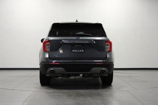 Gray Metallic 2022 Ford Explorer Limited