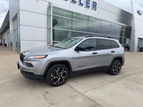 2017 Jeep Cherokee Sport