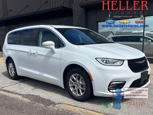 Bright White Clearcoat 2022 Chrysler Pacifica Touring-L
