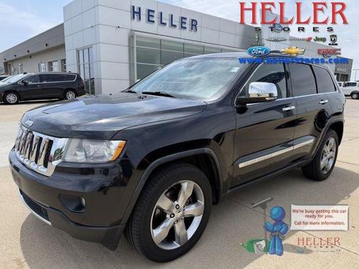 Brilliant Black Crystal Pearlcoat 2011 Jeep Grand Cherokee Overland