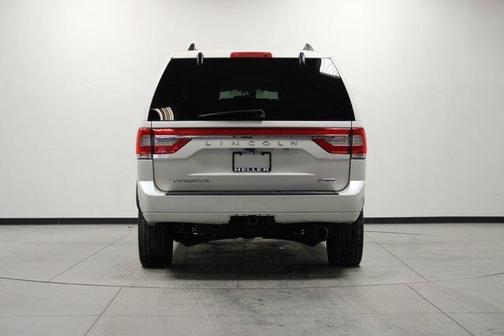 2015 Lincoln Navigator Base