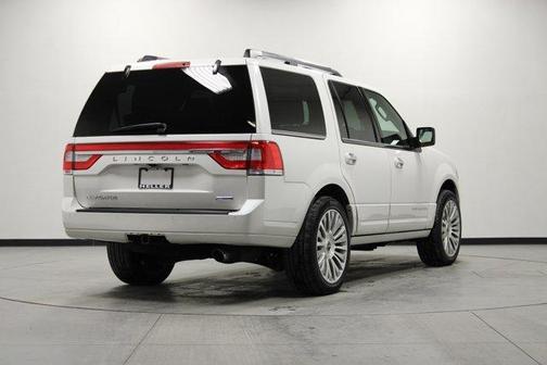 2015 Lincoln Navigator Base