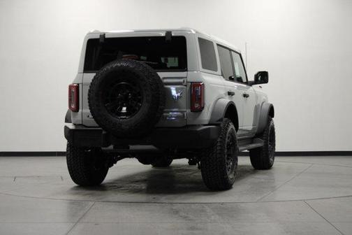 Avalanche Gray 2026 Ford Bronco Outer Banks
