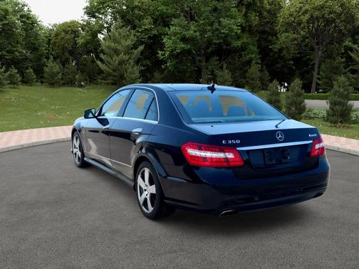 BLACK 2012 Mercedes-Benz E-Class 4MATIC