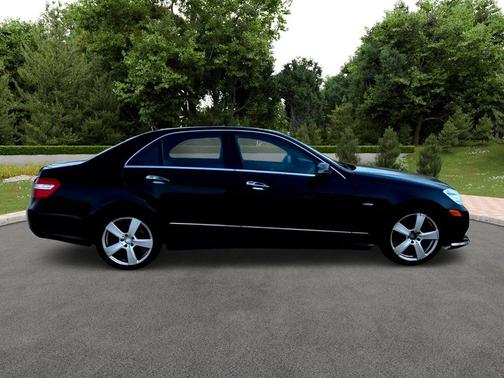 BLACK 2012 Mercedes-Benz E-Class 4MATIC