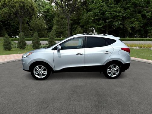 Diamond Silver 2012 Hyundai TUCSON GLS