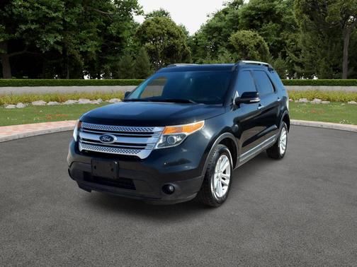Tuxedo Black Metallic 2014 Ford Explorer XLT