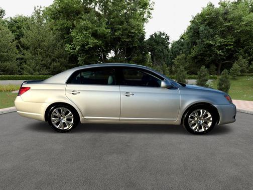 Classic Silver Metallic 2008 Toyota Avalon XL