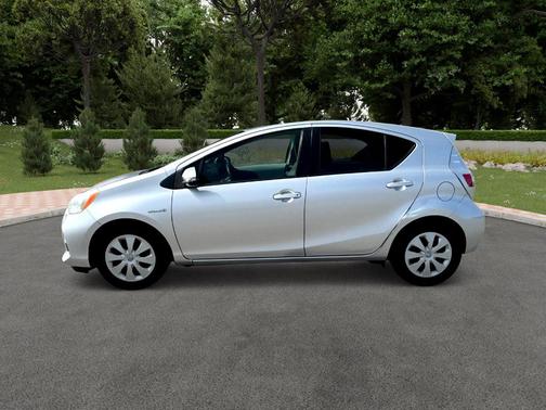 2013 Toyota Prius c One