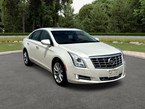 White Diamond Tricoat 2013 Cadillac XTS Premium
