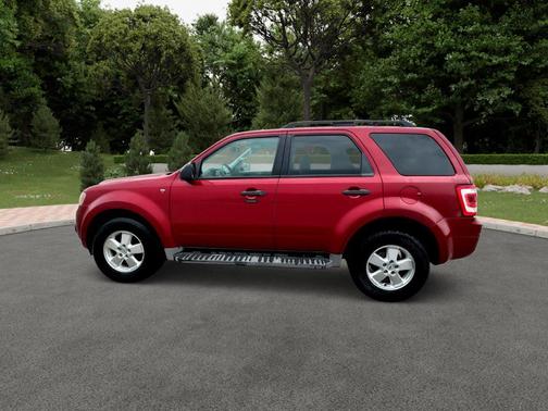 Sangria Red Metallic 2010 Ford Escape XLT