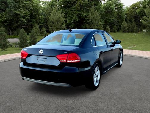 Black 2012 Volkswagen Passat 2.5 SE