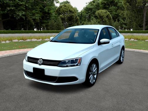 WHITE 2014 Volkswagen Jetta Man SE