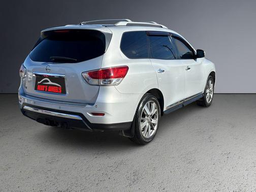 2013 Nissan Pathfinder Platinum