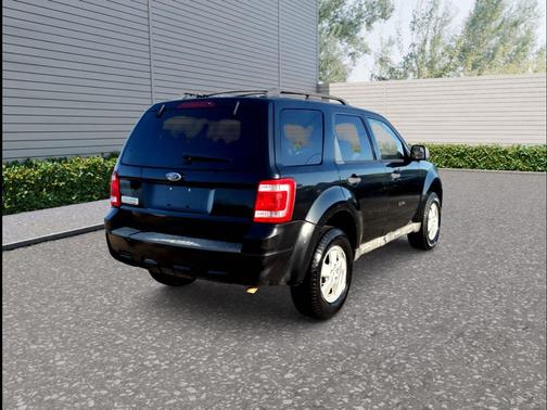 BLACK 2010 Ford Escape XLT