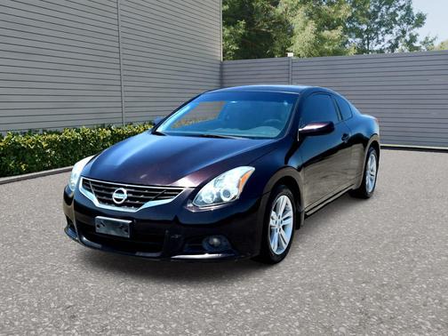PURPLE 2013 Nissan Altima 2.5 S