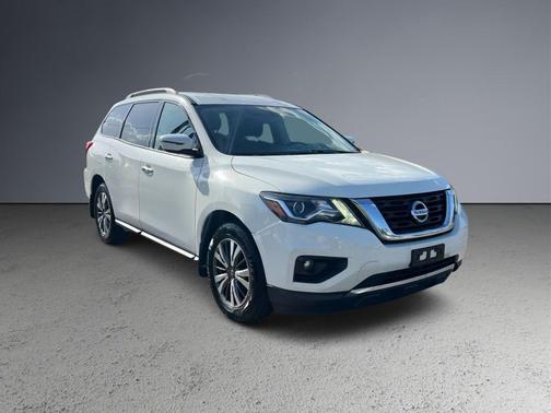2017 Nissan Pathfinder SV