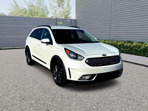 WHITE 2017 Kia Niro EX