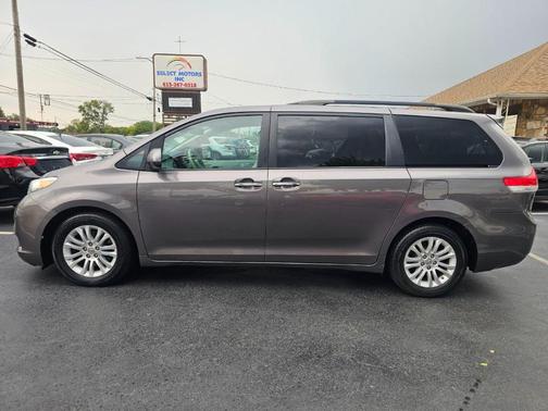 2011 Toyota Sienna XLE