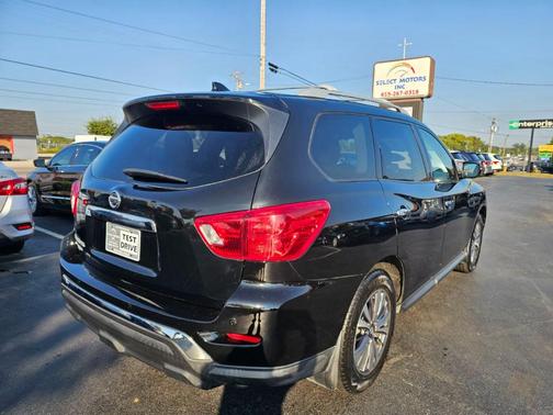 2019 Nissan Pathfinder S