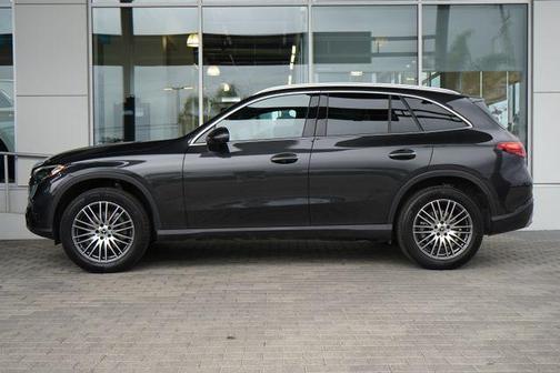 Graphite Grey Metallic 2026 Mercedes-Benz GLC 300 Base