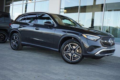 Graphite Grey Metallic 2026 Mercedes-Benz GLC 300 Base