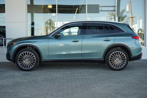 Verde Silver Metallic 2026 Mercedes-Benz GLC 300 Base