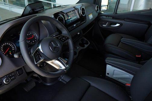2025 Mercedes-Benz Sprinter 2500 Crew 144 WB