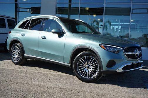 Verde Silver Metallic 2026 Mercedes-Benz GLC 300 4MATIC