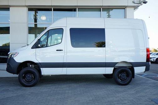 2025 Mercedes-Benz Sprinter 2500 Crew 144 WB