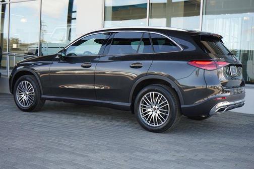 Graphite Grey Metallic 2026 Mercedes-Benz GLC 300 Base