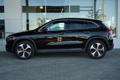 Night Black 2026 Mercedes-Benz GLA 250 4MATIC