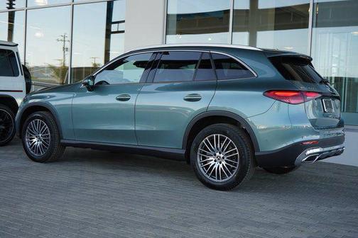 Verde Silver Metallic 2026 Mercedes-Benz GLC 300 Base