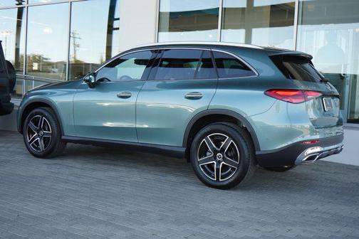 Verde Silver Metallic 2026 Mercedes-Benz GLC 300 4MATIC