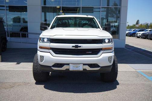 Iridescent Pearl Tricoat 2018 Chevrolet Silverado 1500 2LT