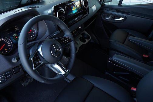 2025 Mercedes-Benz Sprinter 2500 Crew 170 WB