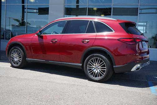 MANUFAKTUR Patagonia Red Metallic 2026 Mercedes-Benz GLC 300 Base