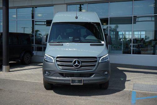 2025 Mercedes-Benz Sprinter 2500 Crew 144 WB