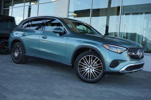 Verde Silver 2026 Mercedes-Benz GLC 300 4MATIC