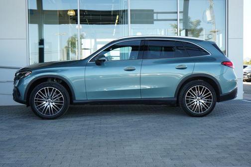 Verde Silver 2026 Mercedes-Benz GLC 300 4MATIC