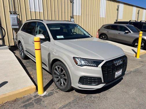 Vicuna Beige Metallic 2023 Audi Q7 45 Premium Plus