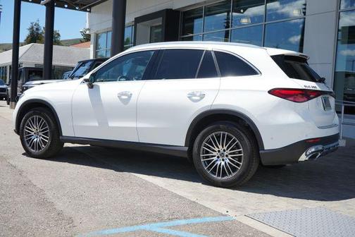 Polar White 2026 Mercedes-Benz GLC 300 Base