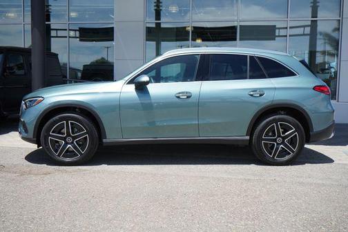 Verde Silver Metallic 2026 Mercedes-Benz GLC 300 4MATIC