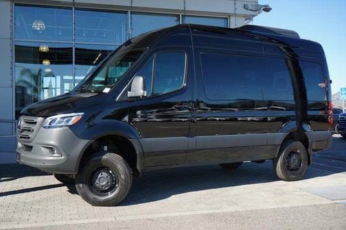 Obsidian Black Metallic 2026 Mercedes-Benz Sprinter 2500 4MATIC
