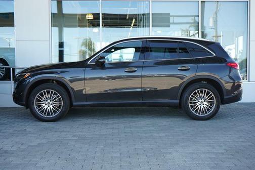 Graphite Grey Metallic 2026 Mercedes-Benz GLC 300 Base
