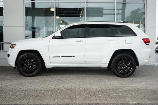 2022 Jeep Grand Cherokee Laredo