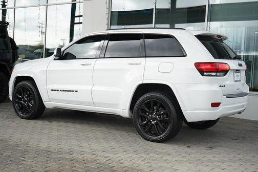 2022 Jeep Grand Cherokee Laredo