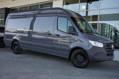 2024 Mercedes-Benz eSprinter 2500 Cargo 170 WB