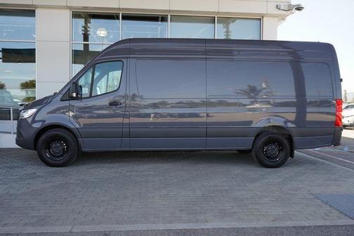 2024 Mercedes-Benz eSprinter 2500 Cargo 170 WB