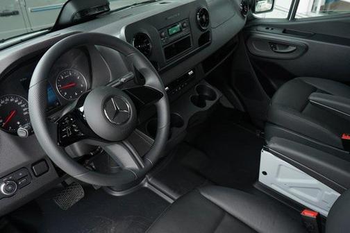 2025 Mercedes-Benz Sprinter 2500 Standard Roof